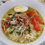 Koya Soto Dengan Kerupuk Udang