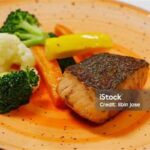 Kombinasi Sayuran Dan Ikan Panggang