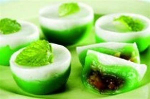 Matcha Dan Kelapa Dalam Talam