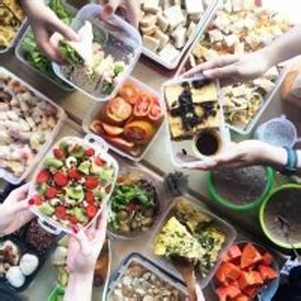 Berbagi Hidangan Dalam Kebersamaan