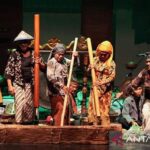 Kolaborasi Seniman Tradisional Modern