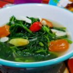 Kreasi Sayur Bening Daun Selada
